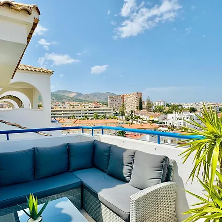 Luminoso Atico Con Vistas Al Mar Y Terraza Amplia Apartment Benalmadena